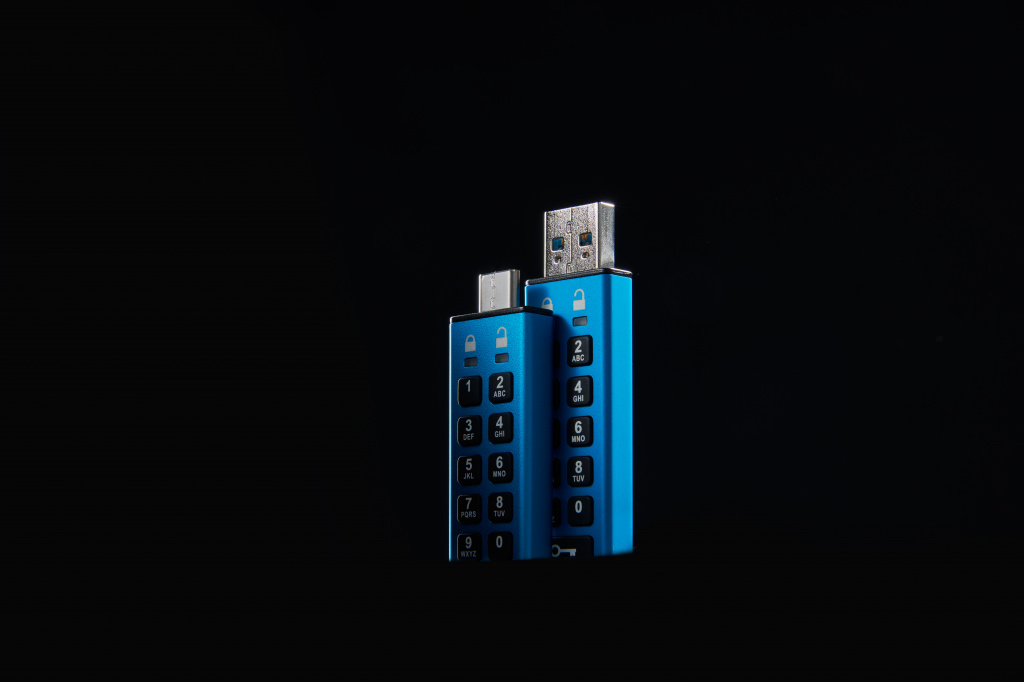 Kingston Technology IronKey 64GB USB-C Keypad 200C, FIPS 140-3 Lvl 3 (Pending) AES-256 - Image 3