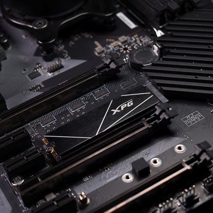 XPG GAMMIX S70 Blade 1 TB M.2 PCI Express 4.0 NVMe 3D NAND - Image 2