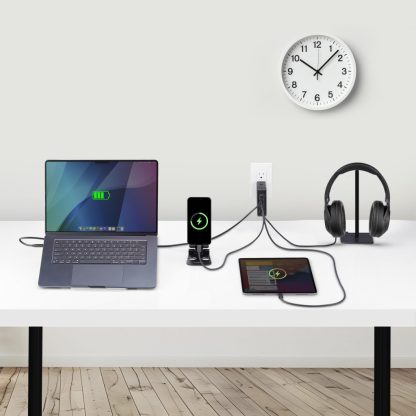 StarTech.com 140W USB-C Wall Charger, 3x USB-C/1x USB-A, PD 3.1 International GaN Power Adapter for MacBook/Dell XPS/Inspiron - Image 10