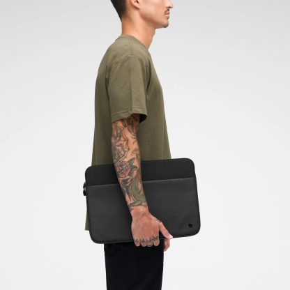 Incase A.R.C. Sleeve for With ReSpun 100% Recycled Polyester for 16-inch Laptop (M1-M4, 2021-2024) - Image 3
