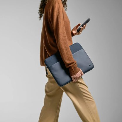 Incase A.R.C. Sleeve for With ReSpun 100% Recycled Polyester for 16-inch Laptop (M1-M4, 2021-2024) - Image 5