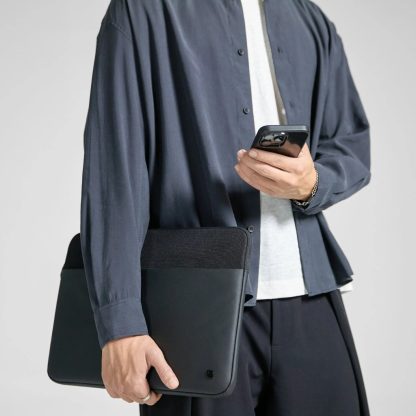 Incase A.R.C. Sleeve for With ReSpun 100% Recycled Polyester for 16-inch Laptop (M1-M4, 2021-2024) - Image 4