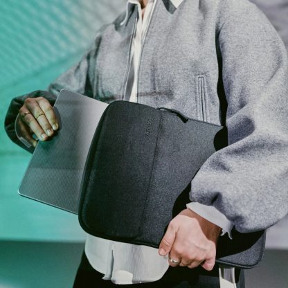 Incase Crosstown Sleeve with Woolenex for 14-inch Laptop - Image 2