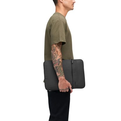 Incase Crosstown Sleeve with Woolenex for 16-inch Laptop - Image 3