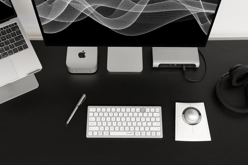 Kensington Universal Tabletop Laptop Riser - Image 13