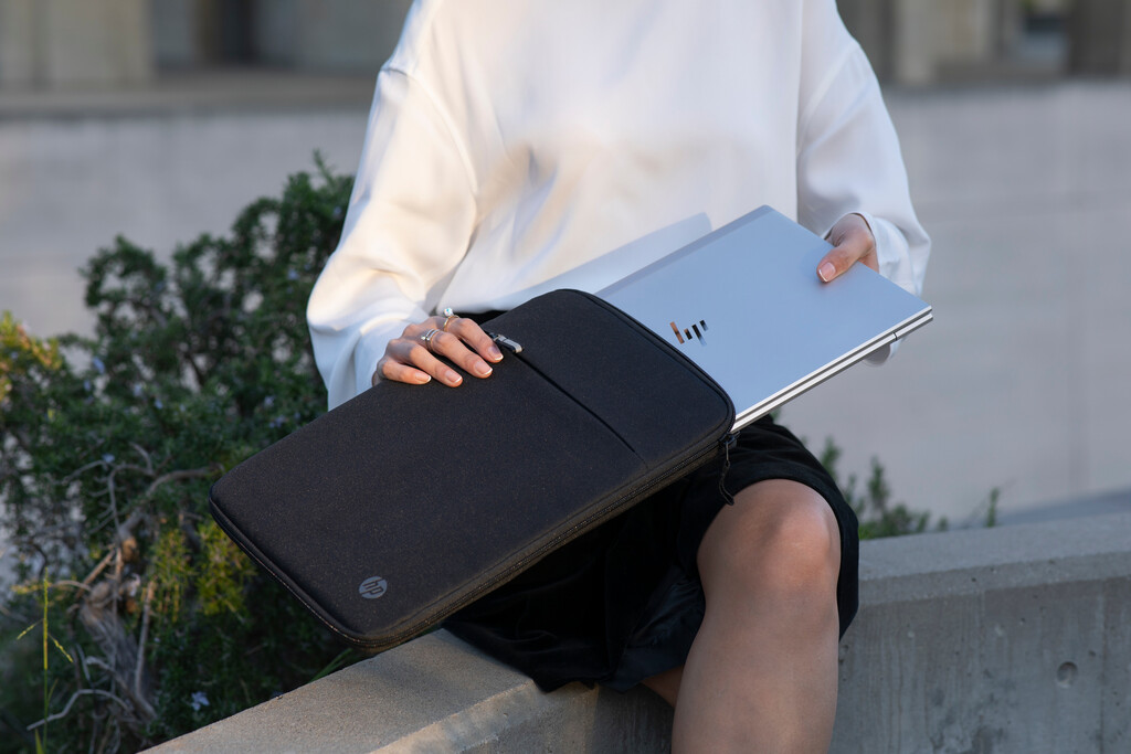 HP Renew Business 14.1-inch Laptop Sleeve - Image 9